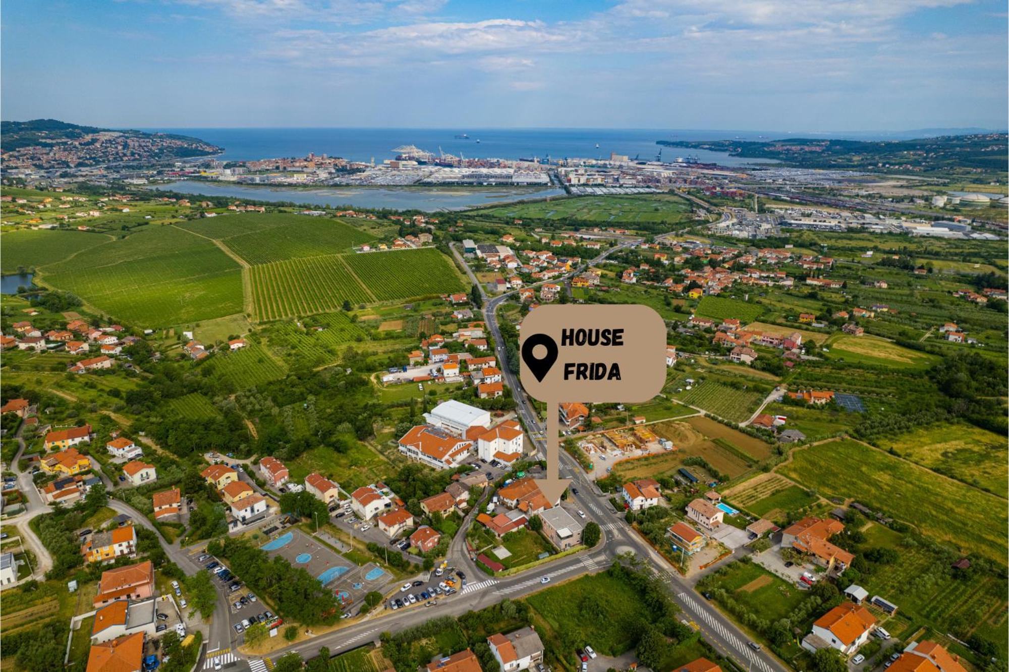 House Frida Apartment โคเปร์ ภายนอก รูปภาพ